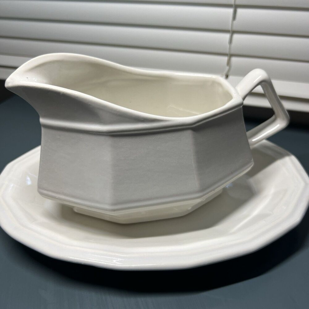 Vintage Homer Laughlin Colonial White Gravy Boat with Attached Underplate Dover